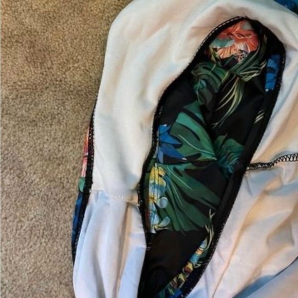 Floral OFF SHOULDER swimsuit - Picture 7 of 7